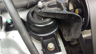 Замена опоры двигателя Geely GC6  в Жуковском